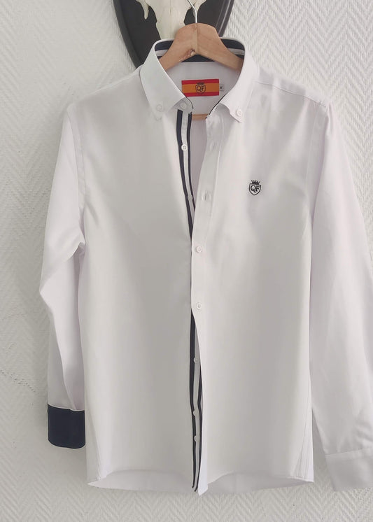 Camisa Clásica Blanca con Contraste Marino | Distinción y Detalle Español