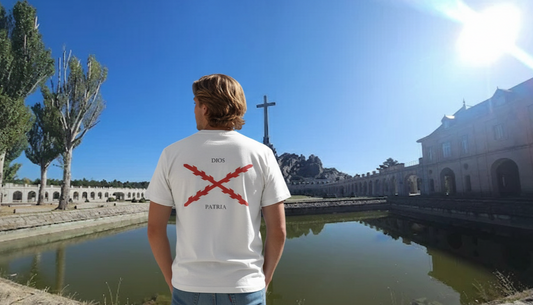 Camiseta Esencial "Cruz de Borgoña" | Calidad Premium y Algodón 100%