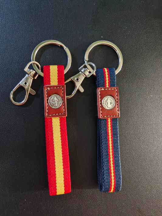 Llavero Bandera de España con Medalla de San Benito