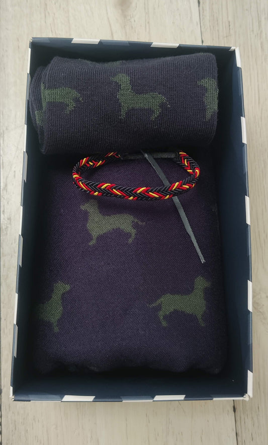 Pack de Regalo de Navidad Exclusivo: Bufanda Reversible, Calcetines a Juego y Pulsera España