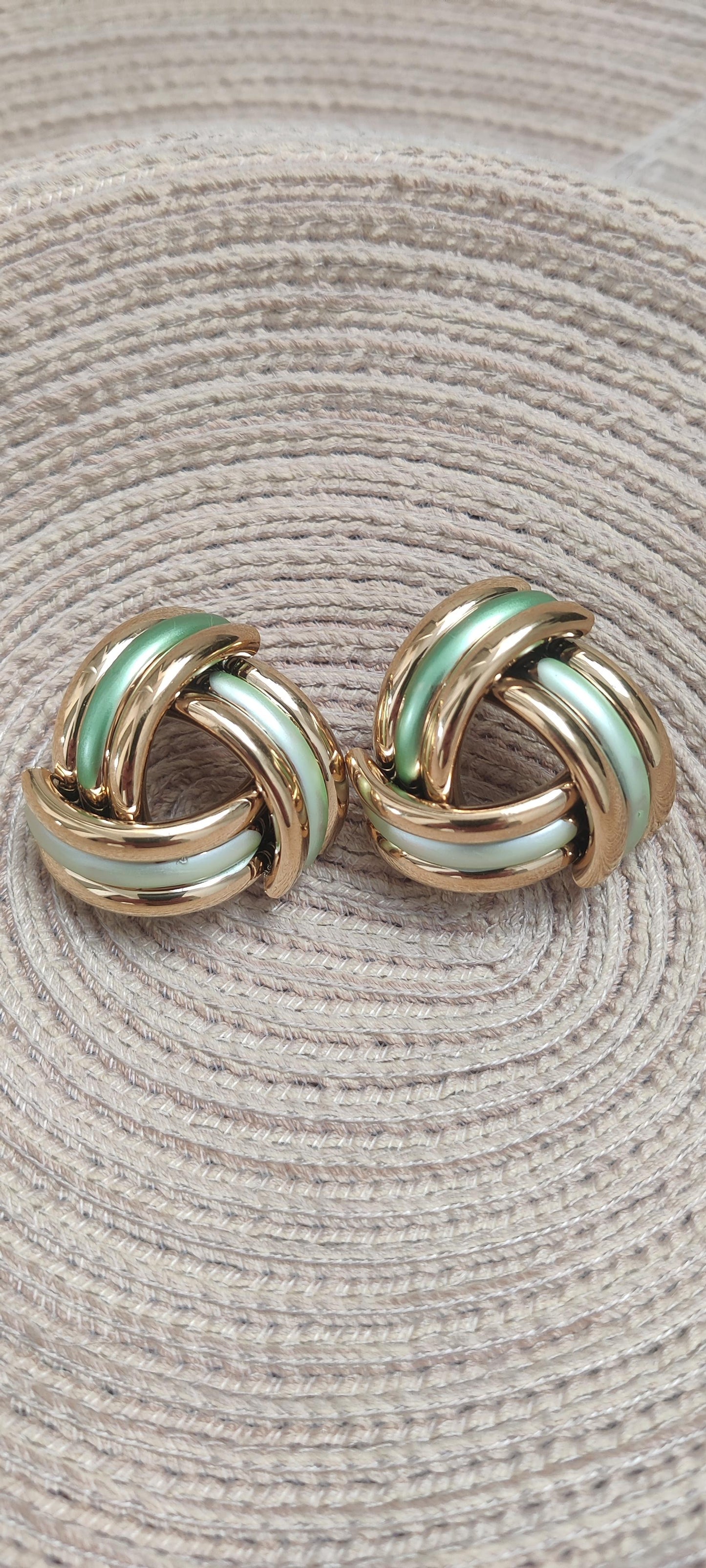 Pendientes en acero dorado y verde