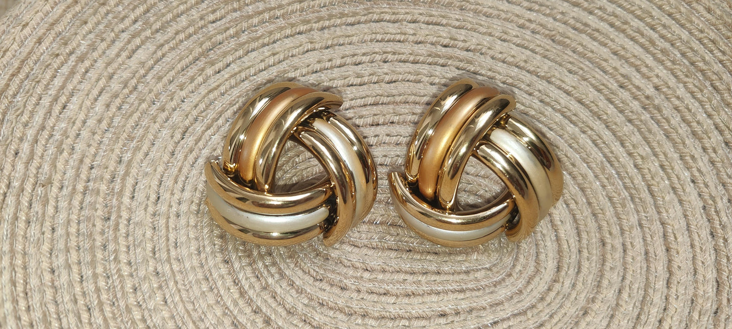 Pendientes de acero dorado con dorados